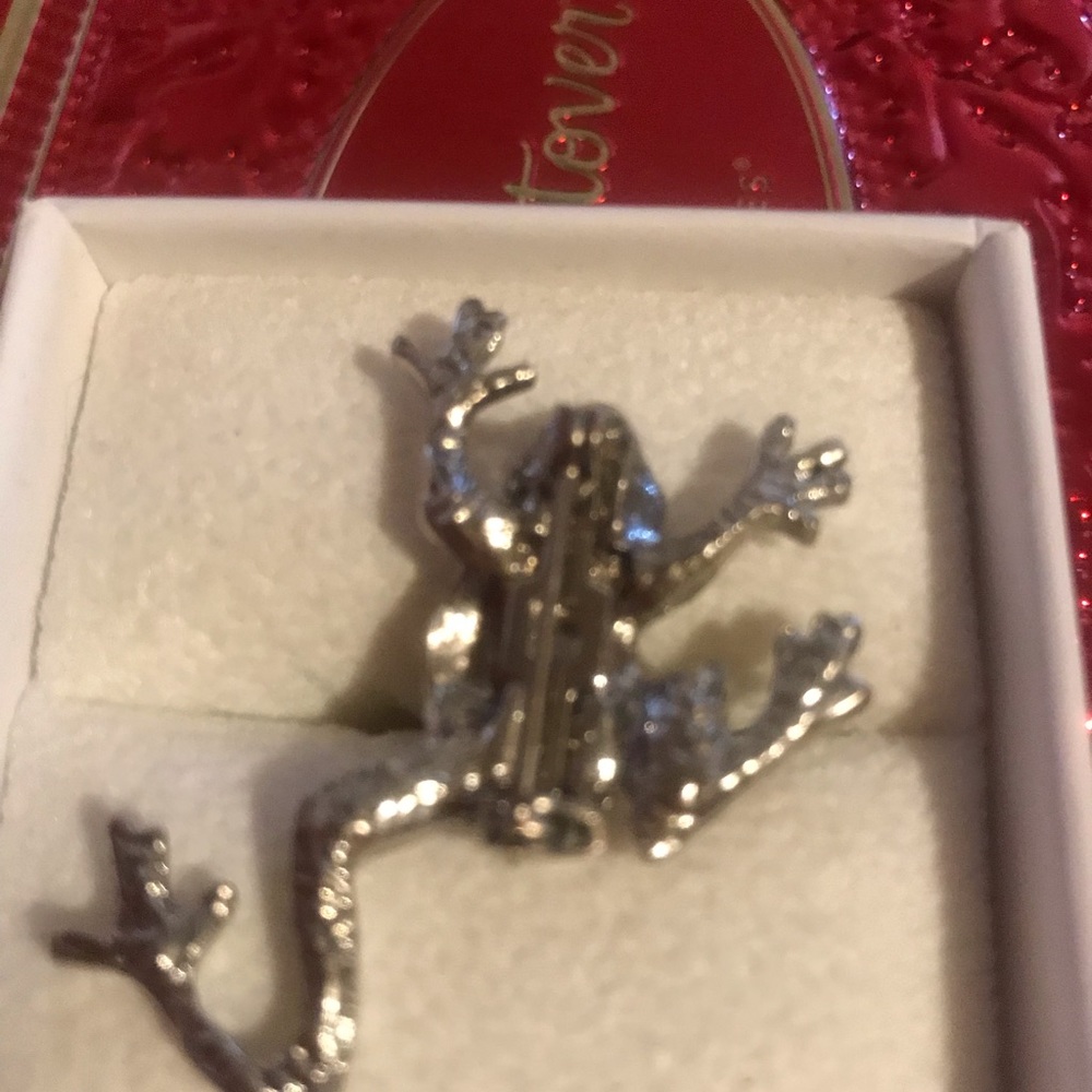 Brooch - Picture 2 of 2